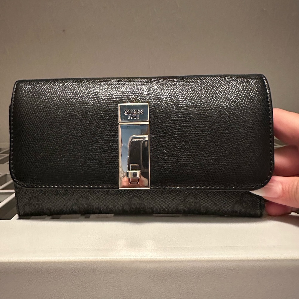 Guess wallet